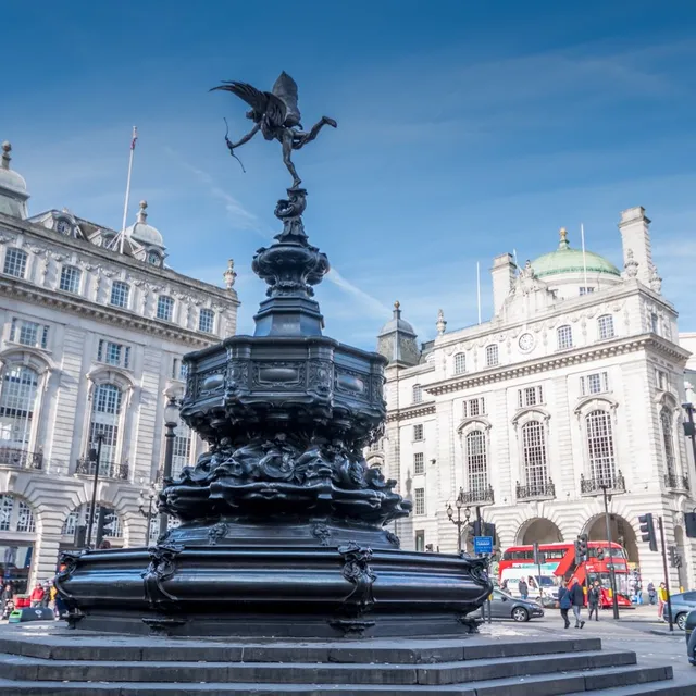 Piccadilly circus