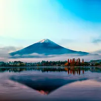 Monte Fuji riflesso sul lago Kawaguchiko